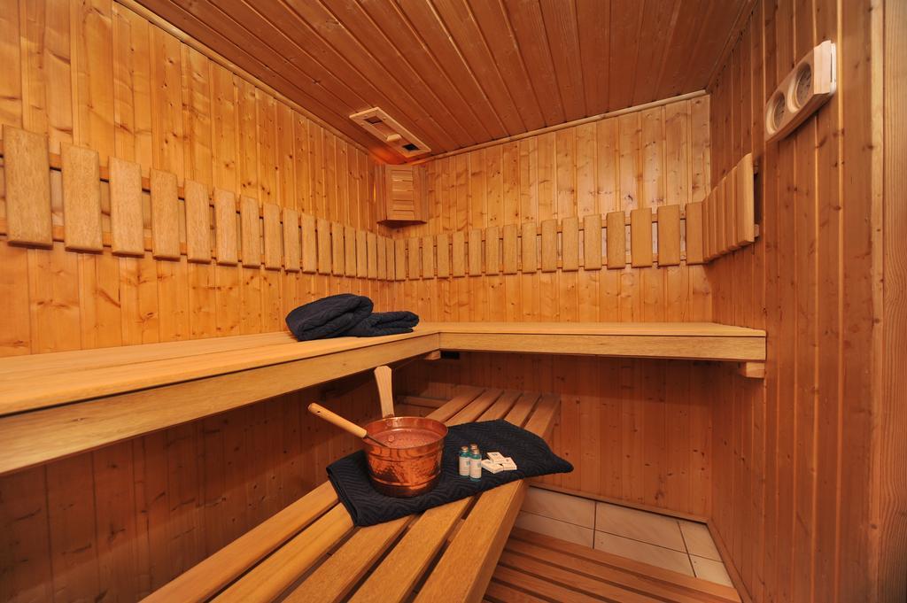 Hotel T&T Poznan Bagian luar foto